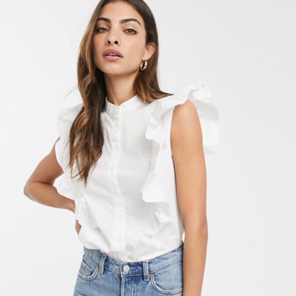 SLEEVELESS FRILL SHIRT